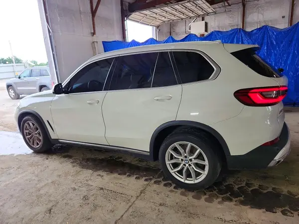 5UXCR6C59KLK87660 2019 BMW X5 - Image 2