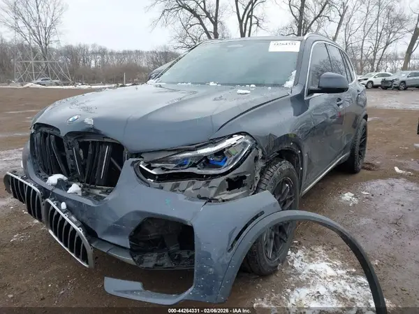 5UXCR6C59KLK88694 2019 BMW X5 - Image 2
