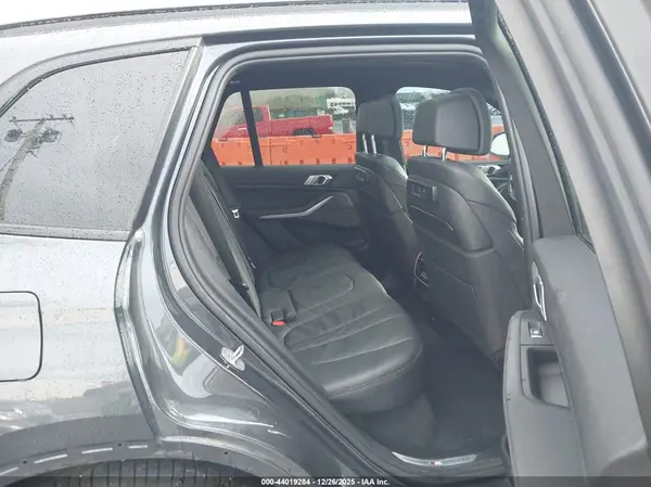 5UXCR6C59KLL02142 2019 BMW X5 - Image 8