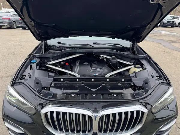 5UXCR6C59KLL06398 2019 BMW X5 - Image 8