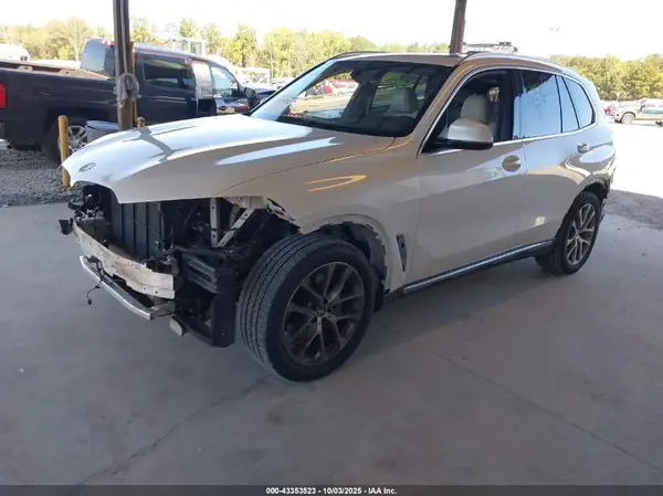 5UXCR6C59KLL21046 2019 BMW X5 - Image 2