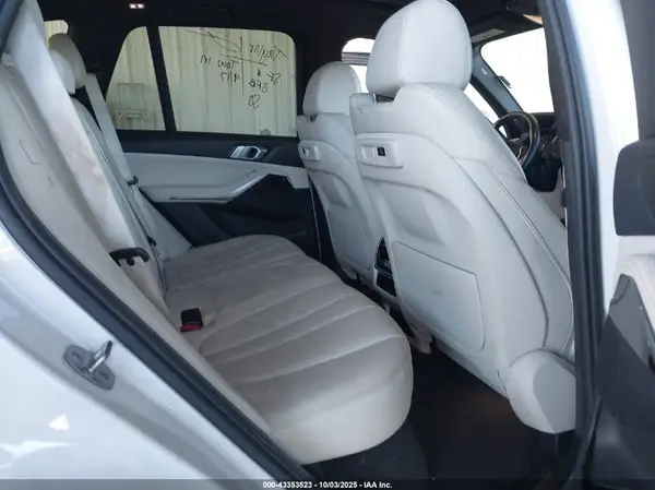 5UXCR6C59KLL21046 2019 BMW X5 - Image 8