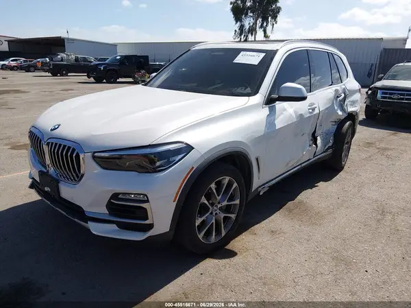 5UXCR6C59KLL23332 2019 BMW X5 - Image 2