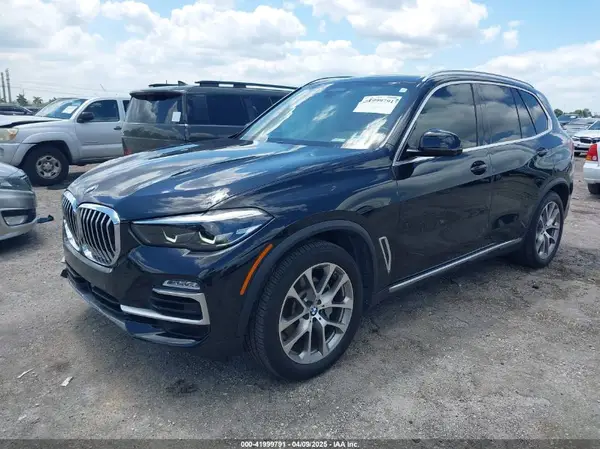 5UXCR6C59KLL23735 2019 BMW X5 - Image 2