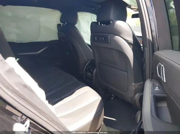 5UXCR6C59KLL23735 2019 BMW X5 - Image 8