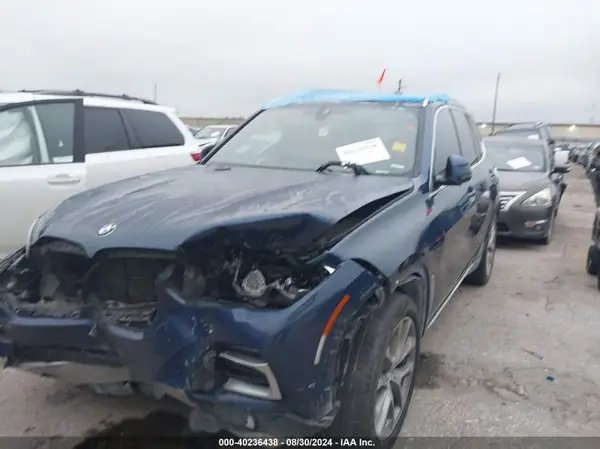 5UXCR6C59KLL34329 2019 BMW X5 - Image 2