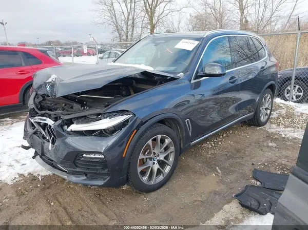 5UXCR6C59KLL36520 2019 BMW X5 - Image 2