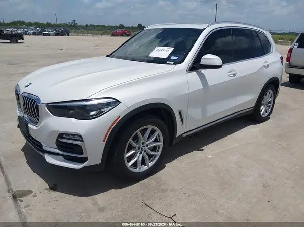 5UXCR6C59KLL39305 2019 BMW X5 - Image 2