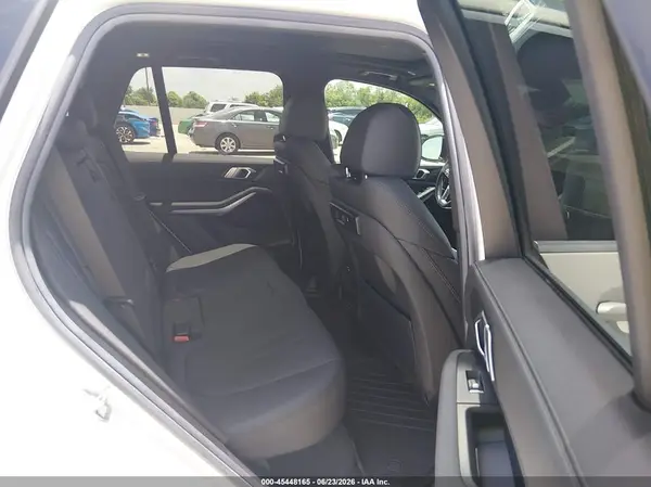 5UXCR6C59KLL39305 2019 BMW X5 - Image 8