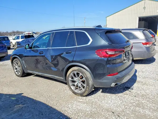 5UXCR6C59KLL40356 2019 BMW X5 - Image 2