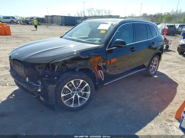 5UXCR6C59KLL52068 2019 BMW X5 - Image 2