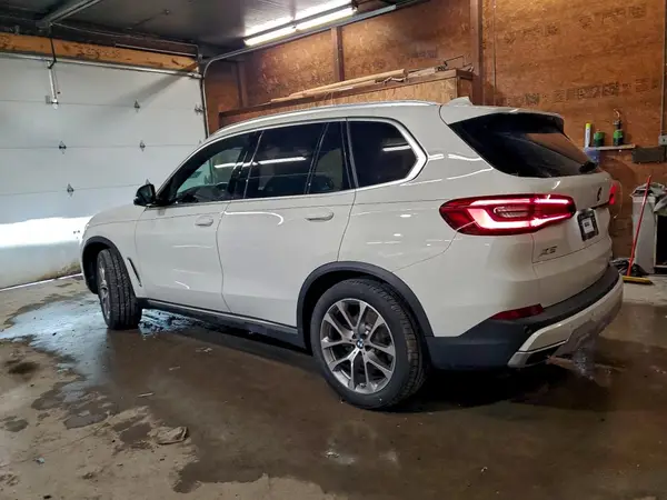 5UXCR6C59KLL61336 2019 BMW X5 - Image 2