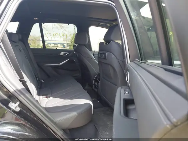 5UXCR6C59KLL62633 2019 BMW X5 - Image 8