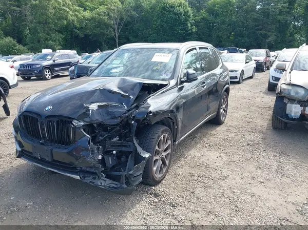 5UXCR6C59KLL63121 2019 BMW X5 - Image 2