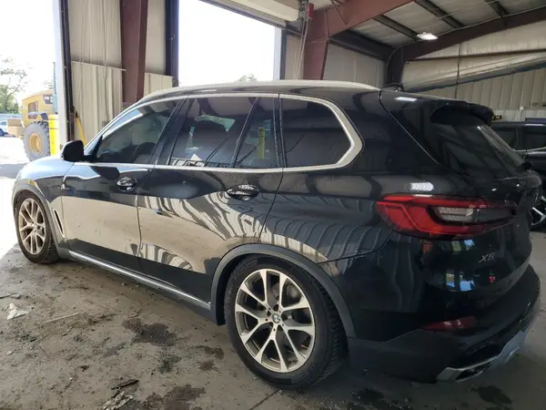 5UXCR6C5XKLK68986 2019 BMW X5 - Image 2