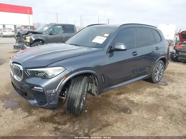 5UXCR6C5XKLK79566 2019 BMW X5 - Image 2