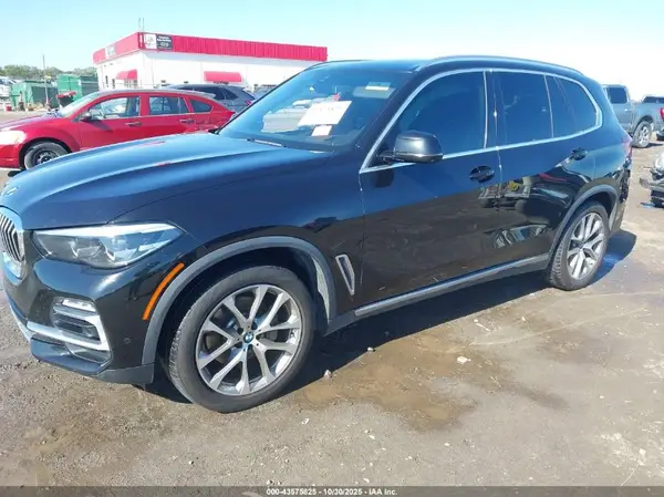 5UXCR6C5XKLK79972 2019 BMW X5 - Image 2