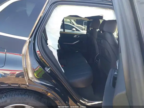 5UXCR6C5XKLK79972 2019 BMW X5 - Image 8