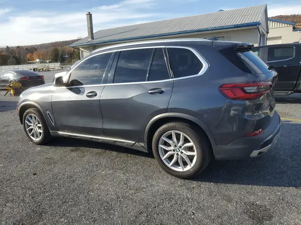5UXCR6C5XKLK81589 2019 BMW X5 - Image 2