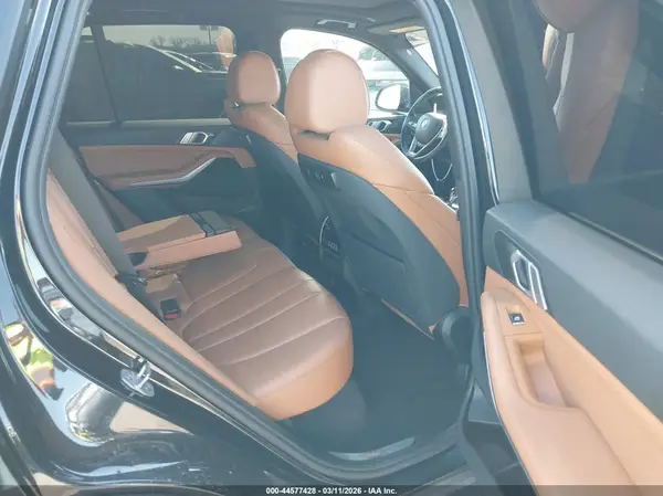 5UXCR6C5XKLK83827 2019 BMW X5 - Image 8