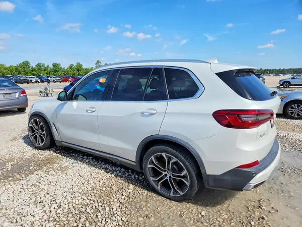 5UXCR6C5XKLK85383 2019 BMW X5 - Image 2
