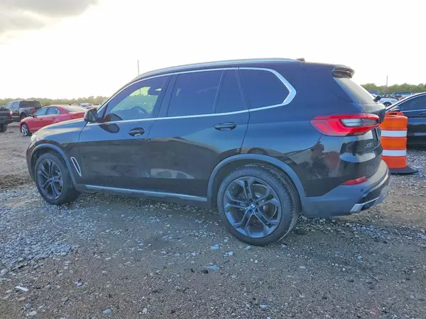 5UXCR6C5XKLK85609 2019 BMW X5 - Image 2
