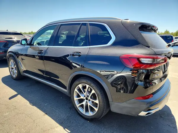 5UXCR6C5XKLK88610 2019 BMW X5 - Image 2