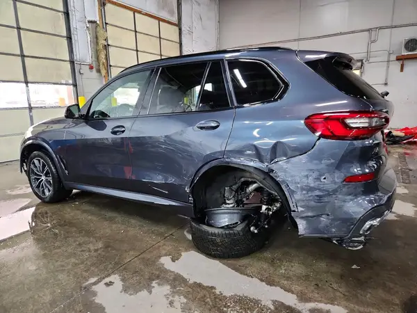 5UXCR6C5XKLL06345 2019 BMW X5 - Image 2