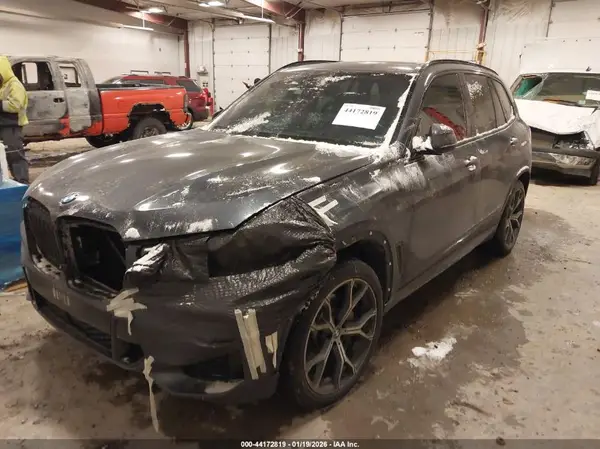 5UXCR6C5XKLL07687 2019 BMW X5 - Image 2