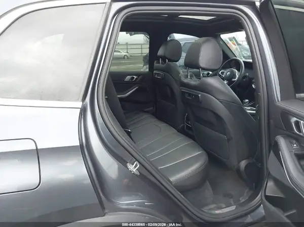5UXCR6C5XKLL09603 2019 BMW X5 - Image 8