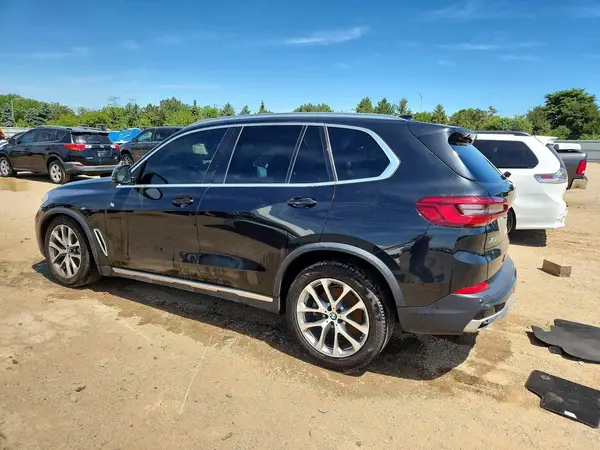 5UXCR6C5XKLL10024 2019 BMW X5 - Image 2