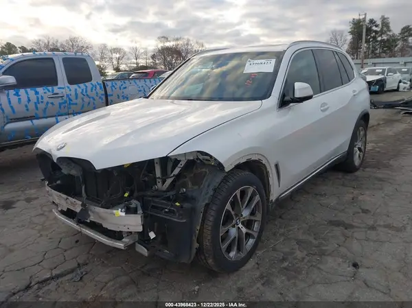 5UXCR6C5XKLL11562 2019 BMW X5 - Image 2