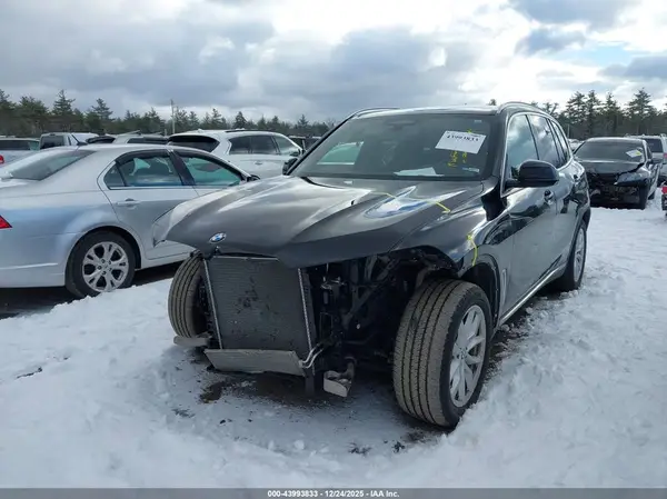 5UXCR6C5XKLL11643 2019 BMW X5 - Image 2