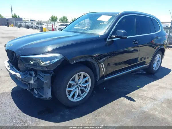 5UXCR6C5XKLL21430 2019 BMW X5 - Image 2