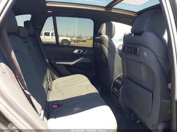 5UXCR6C5XKLL21430 2019 BMW X5 - Image 8