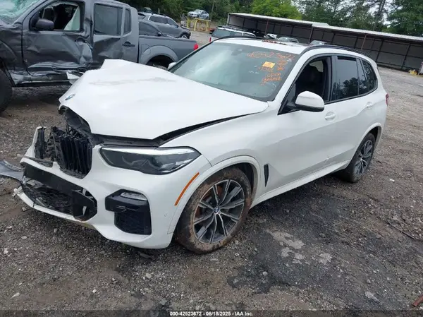 5UXCR6C5XKLL21928 2019 BMW X5 - Image 2