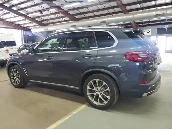 5UXCR6C5XKLL22691 2019 BMW X5 - Image 2