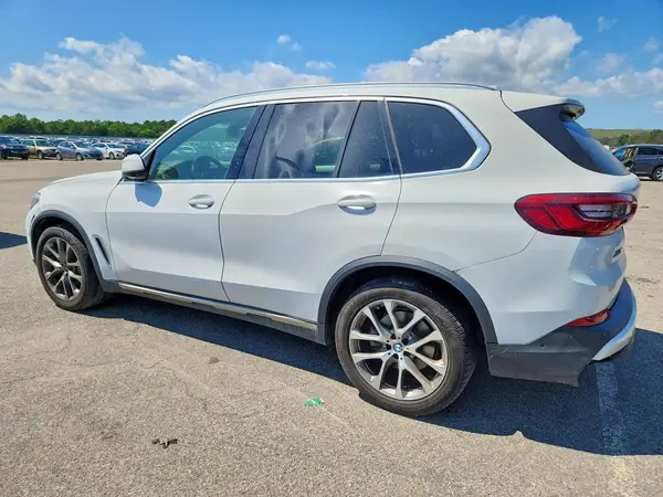5UXCR6C5XKLL25266 2019 BMW X5 - Image 2