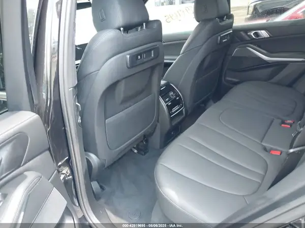 5UXCR6C5XKLL33996 2019 BMW X5 - Image 8