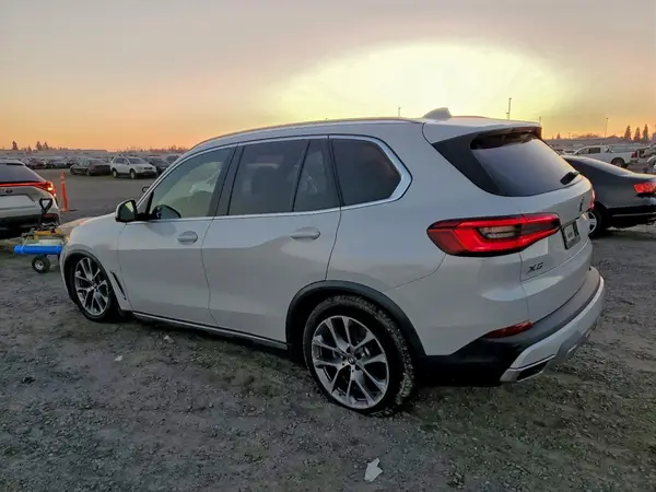 5UXCR6C5XKLL34128 2019 BMW X5 - Image 2