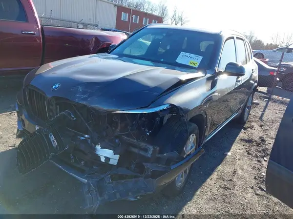 5UXCR6C5XKLL35280 2019 BMW X5 - Image 2