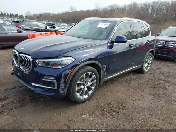5UXCR6C5XKLL36963 2019 BMW X5 - Image 2