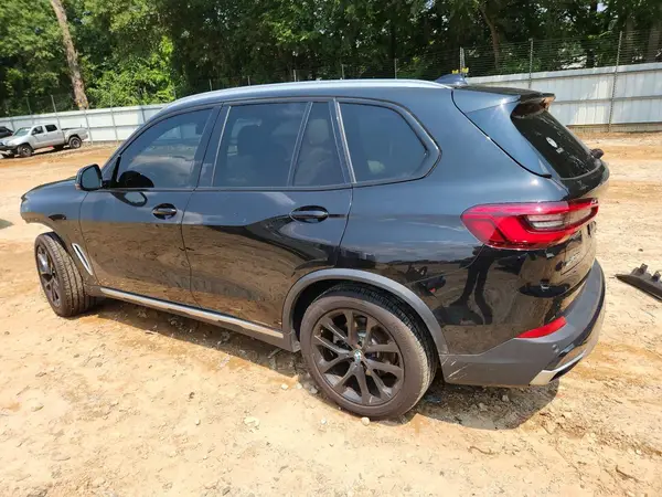 5UXCR6C5XKLL37336 2019 BMW X5 - Image 2