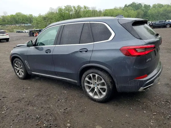 5UXCR6C5XKLL38468 2019 BMW X5 - Image 2