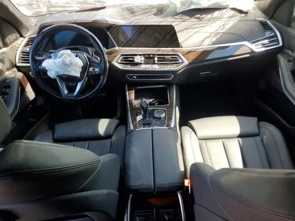 5UXCR6C5XKLL38986 2019 BMW X5 - Image 8