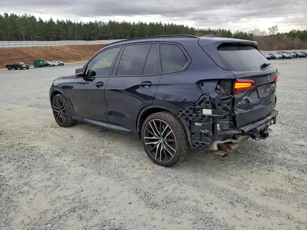 5UXCR6C5XKLL39779 2019 BMW X5 - Image 2
