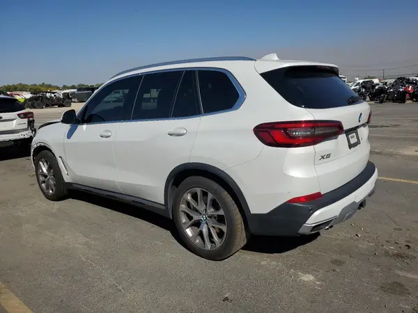 5UXCR6C5XKLL52046 2019 BMW X5 - Image 2