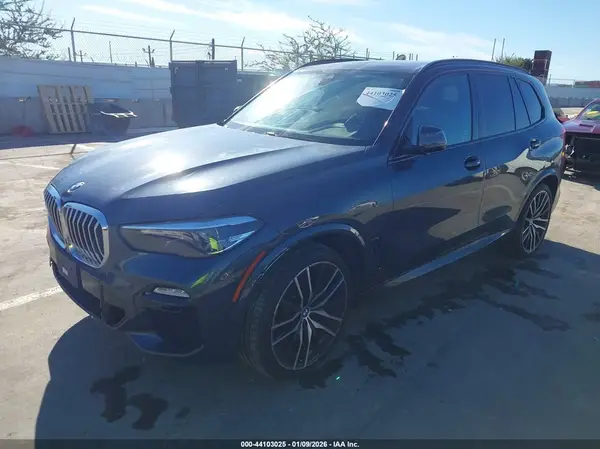 5UXCR6C5XKLL52404 2019 BMW X5 - Image 2