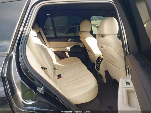 5UXCR6C5XKLL53066 2019 BMW X5 - Image 8