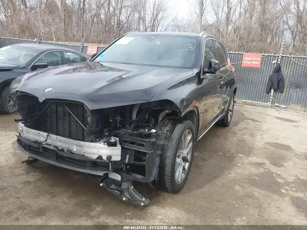 5UXCR6C5XKLL53925 2019 BMW X5 - Image 2